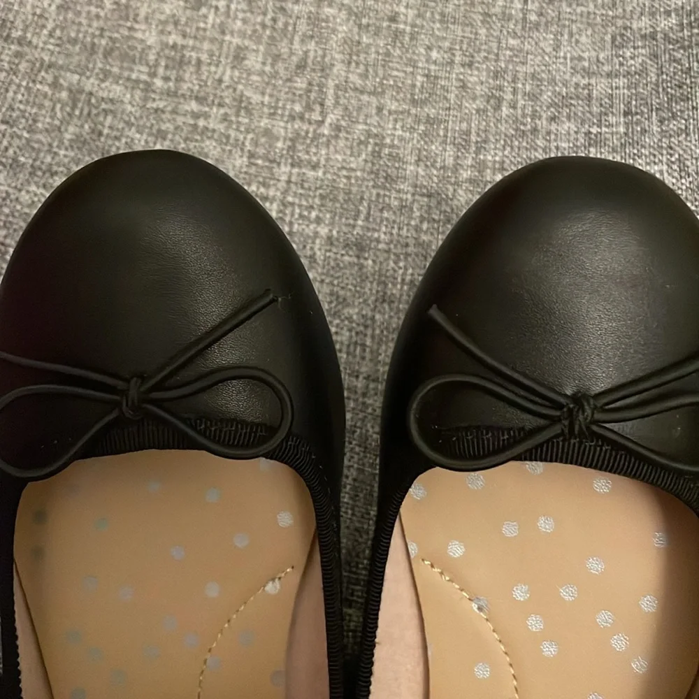 Perfect condition Cat and Jack ballet flats size 13